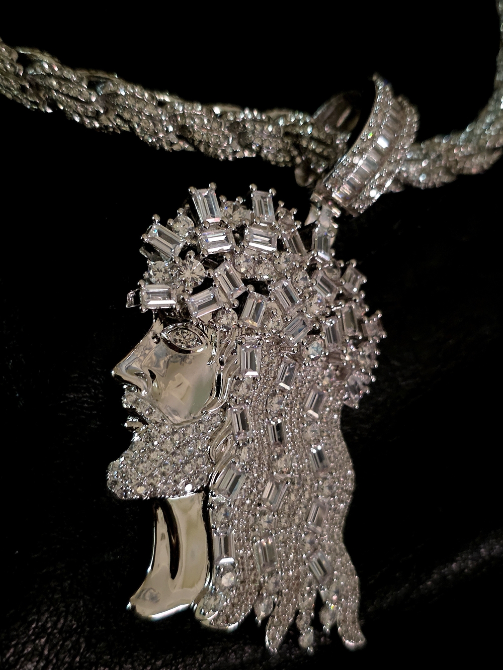 Crystal-Encrusted Lion Head Pendant Necklace - Silver Tone - Picture 3 of 7